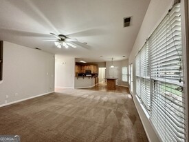 6070 Hampton Bluff Way in Roswell, GA - Foto de edificio - Building Photo