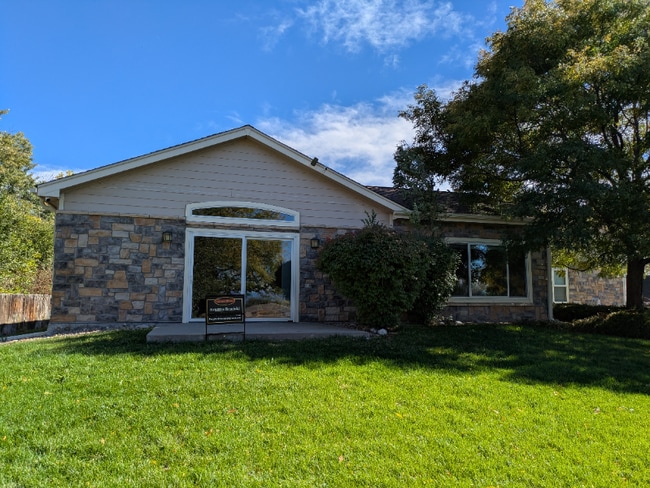 property at 1591 Roseanna Dr