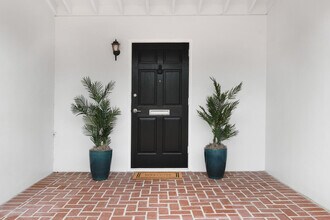 210 Miramar Way in West Palm Beach, FL - Building Photo - Building Photo