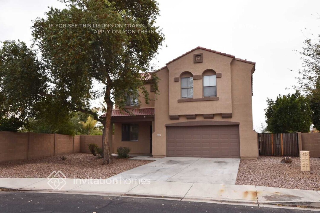 16145 W Lisbon Ln in Surprise, AZ - Building Photo