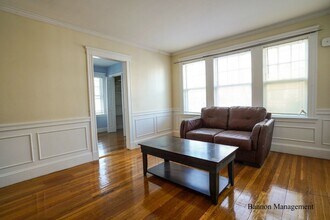 81 Beechcroft St, Unit #1 in Boston, MA - Building Photo - Building Photo