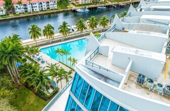 2950 NE 188th St, Unit 547 in Aventura, FL - Building Photo - Building Photo