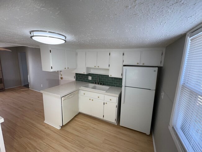 403 E Saratoga St, Unit 403 upper