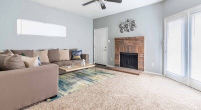 1249 Enclave Cir, Unit 1719 in Arlington, TX - Foto de edificio - Building Photo