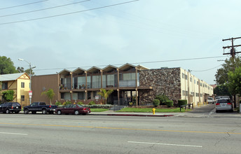 21001 Roscoe Blvd in Canoga Park, CA - Building Photo - Building Photo