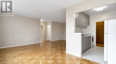 183 Berry Rd in Toronto, ON - Building Photo - Building Photo