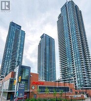 2220 Lake Shore Blvd W in Toronto, ON - Building Photo