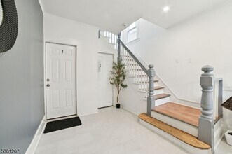 86 Maple Ave in Montclair, NJ - Building Photo - Building Photo
