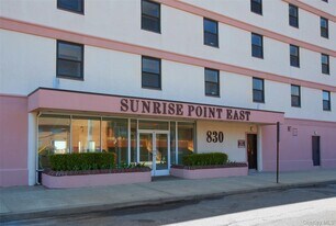 830 Shore Rd in Long Beach, NY - Building Photo