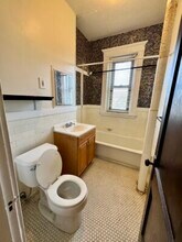 19 Washington St S, Unit 402 in Malden, MA - Foto de edificio - Building Photo