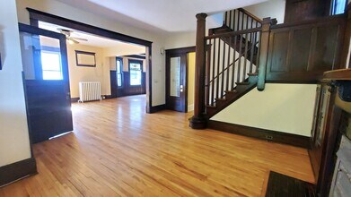 2204 Emerson Ave S in Minneapolis, MN - Building Photo - Building Photo
