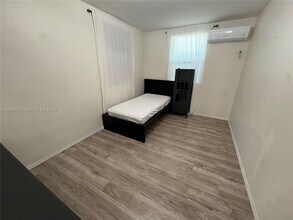 370 NW 188th St in Miami, FL - Building Photo - Building Photo