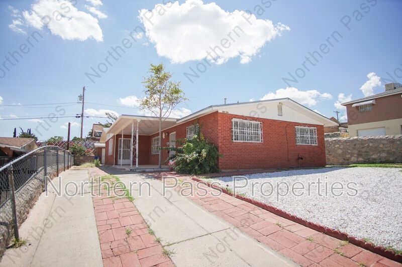 10910 Dyer St in El Paso, TX - Building Photo