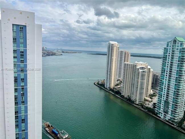 300 S Biscayne Blvd, Unit 3614 in Miami, FL - Building Photo - Building Photo