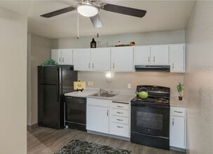 Mason Manor Apartments in Colorado Springs, CO - Building Photo - Interior Photo