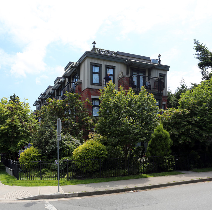 1725 Maple St in Vancouver, BC - Building Photo