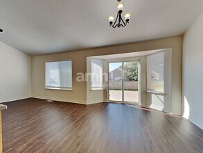 3672 Nairn Dr in Eagle Mountain, UT - Foto de edificio - Building Photo