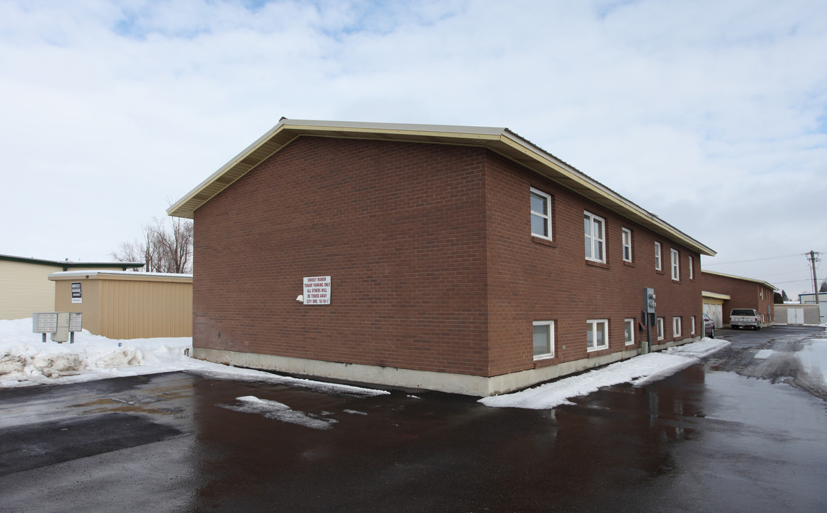 Shively Manor in Idaho Falls, ID - Building Photo