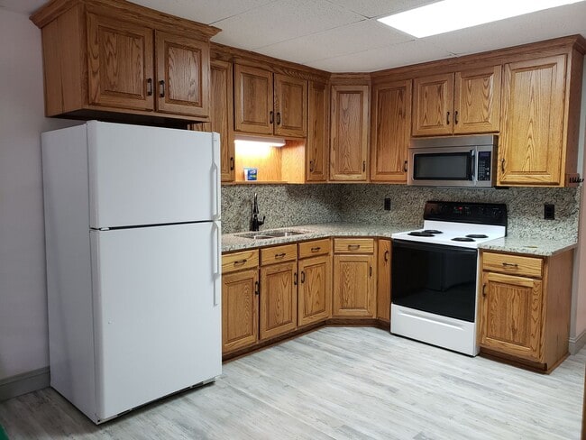 15475 Oak Rd in Waynesboro, PA - Foto de edificio - Building Photo