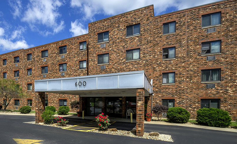 Heritage Apartments in Youngstown, OH - Building Photo