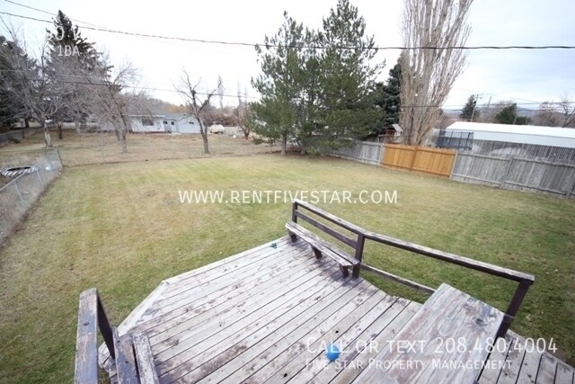 1300 W Eldredge Rd in Pocatello, ID - Building Photo - Building Photo