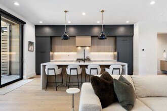 10131 Jake's Wy in Truckee, CA - Building Photo - Building Photo