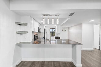 10120 Boca Entrada Blvd in Boca Raton, FL - Foto de edificio - Building Photo