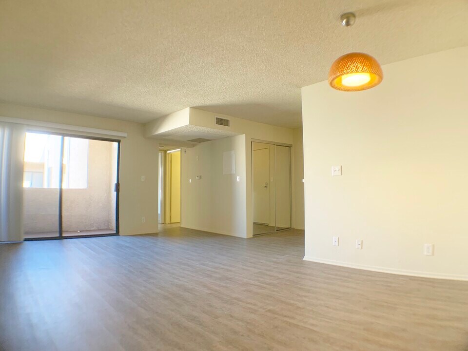 3747 Glendon Ave in Los Angeles, CA - Building Photo
