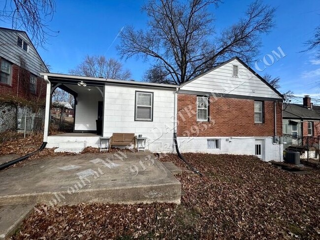 9 W Pocahontas Ln in Kansas City, MO - Building Photo - Building Photo