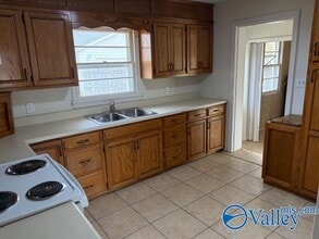 6608 Cannon Ave in Guntersville, AL - Building Photo - Building Photo