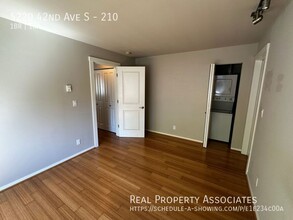 5220 42nd Ave S in Seattle, WA - Building Photo - Building Photo