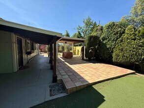 1812 Wentworth Ave in Sacramento, CA - Building Photo - Building Photo