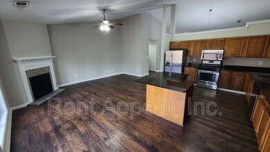 587 N Shore Rd in Lithonia, GA - Building Photo - Building Photo