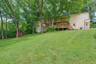 629 Brook Hollow Rd in Nashville, TN - Foto de edificio - Building Photo