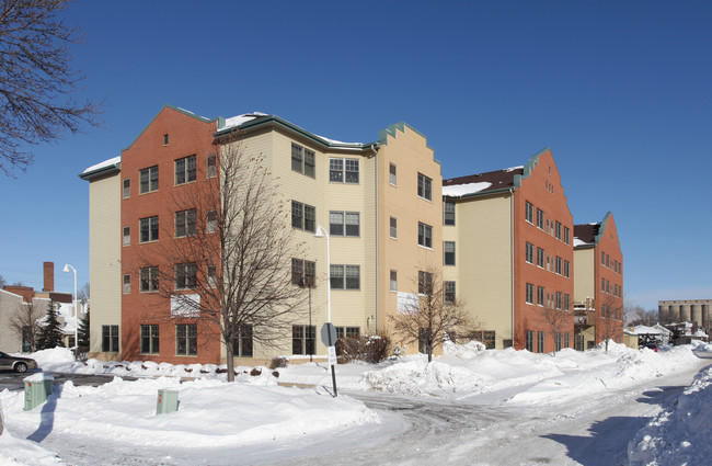 River Village in Minneapolis, MN - Building Photo - Building Photo