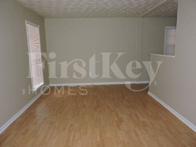 5206 Downs Dr in Memphis, TN - Building Photo - Building Photo