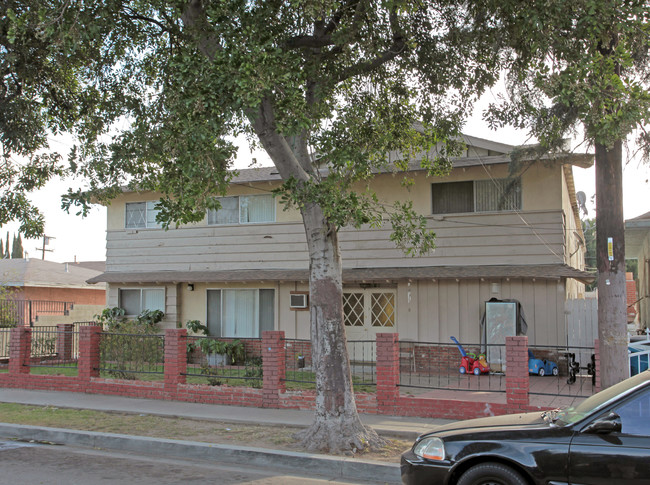 6048 King Ave in Maywood, CA - Foto de edificio - Building Photo