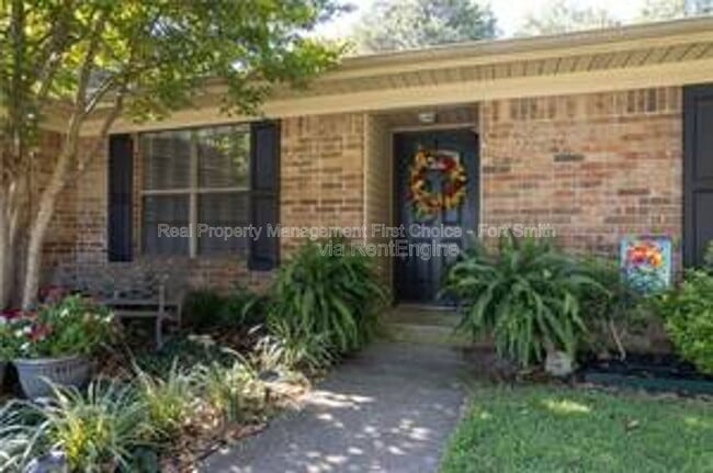 property at 306 Elfen Glen St