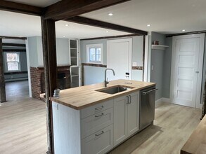 434 Hurlbutt St in Wilton, CT - Building Photo - Building Photo