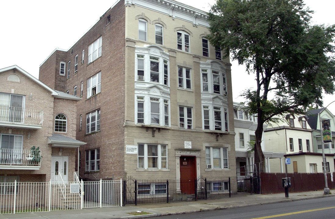 191-193 Roseville Ave in Newark, NJ - Building Photo