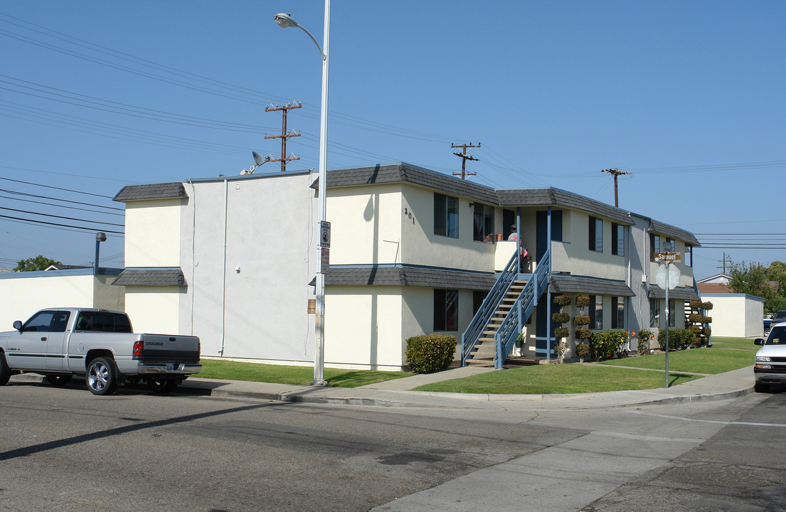 201 La Canada Ave in Oxnard, CA - Building Photo