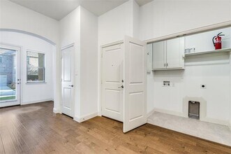 7200 Chief Spotted Tail Dr in McKinney, TX - Foto de edificio - Building Photo