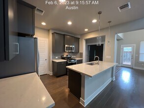 8010 Wildcat Pass in Austin, TX - Building Photo - Building Photo