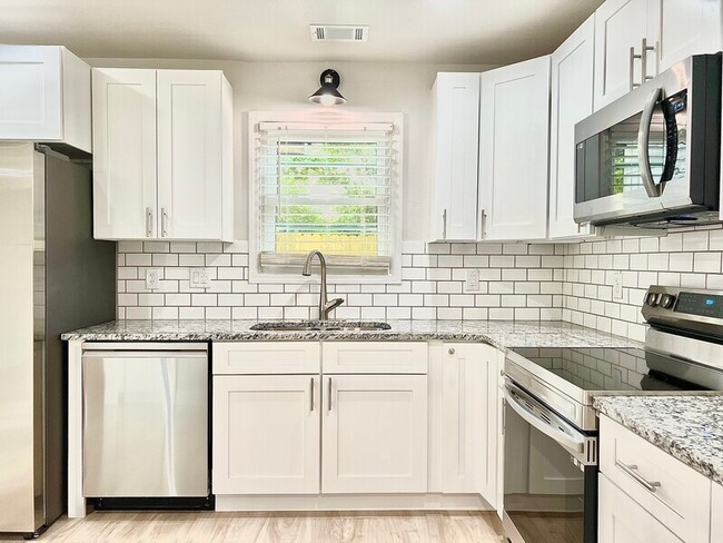 property at 1344 N Hampton Rd