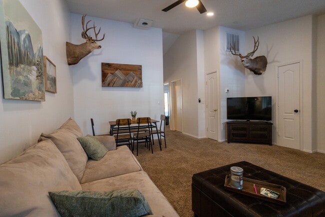 property at 33 Lofty Ct