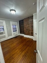 6 Champney Pl, Unit 1 in Boston, MA - Foto de edificio - Building Photo