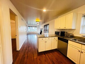 1756 W Roscoe St in Chicago, IL - Building Photo - Building Photo