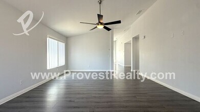 11085 Live Oak Ln in Adelanto, CA - Building Photo - Building Photo