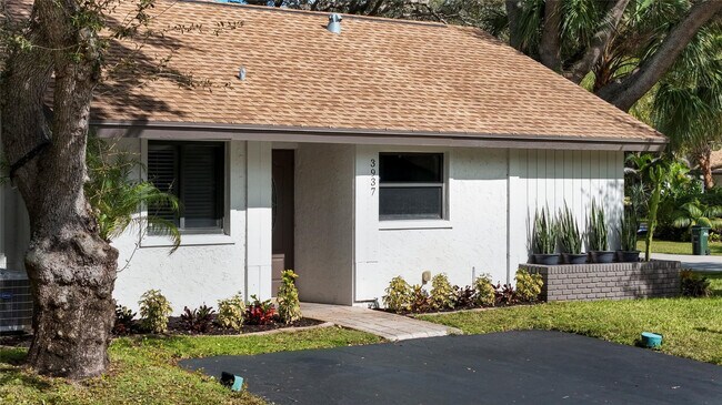 3937 Arelia Dr in Delray Beach, FL - Foto de edificio - Building Photo