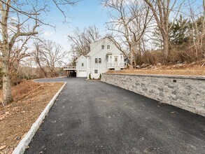 15 Lakeview Rd in North Salem, NY - Building Photo - Building Photo